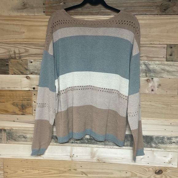 Royal + Reese size XL Striped Gray, White, and Tan V-Neck Lightweight Sweater - Picture 8 of 8